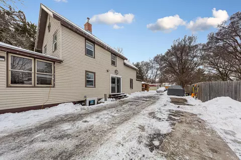 Exterior - 1322 1st Ave NE, Faribault, MN 55021 photo 4 of 10