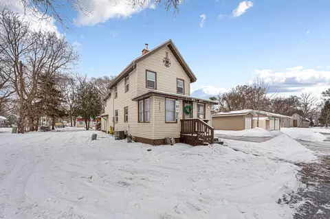 Exterior - 1322 1st Ave NE, Faribault, MN 55021 photo 6 of 10
