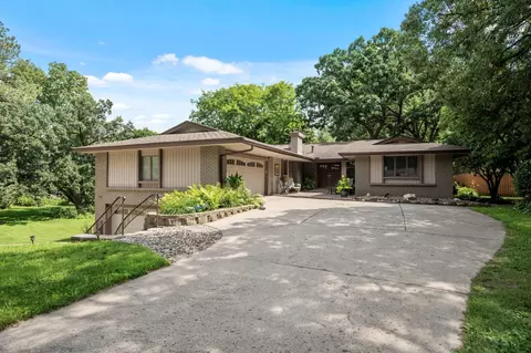 9506 Riverview Ave, Bloomington, MN 55425