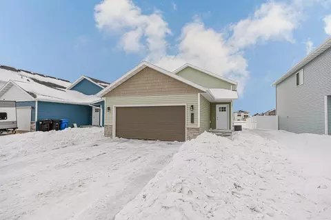 7365 24th St S, Fargo, ND 58104