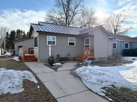 706 E Chestnut St, Redwood Falls, MN 56283