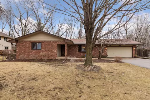 1795 Lake Valentine Rd, Arden Hills, MN 55112