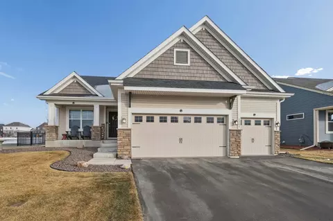 1360 Chestnut Cir, Carver, MN 55315