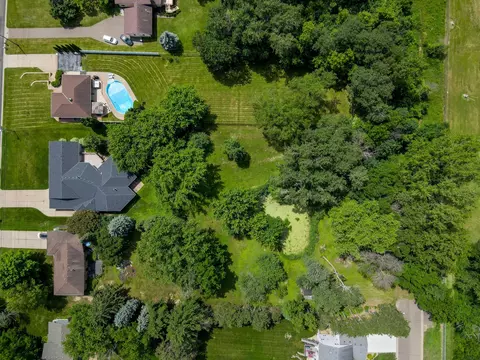View/Area - 835 Gramsie Rd, Shoreview, MN 55126 photo 1 of 8