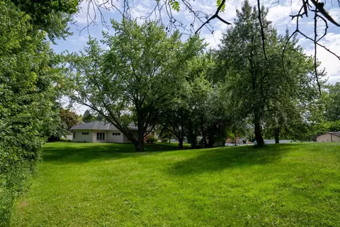 Exterior - 835 Gramsie Rd, Shoreview, MN 55126 photo 9 of 11