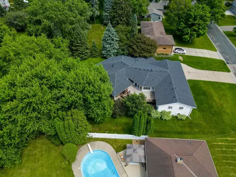 View/Area - 835 Gramsie Rd, Shoreview, MN 55126 photo 5 of 8