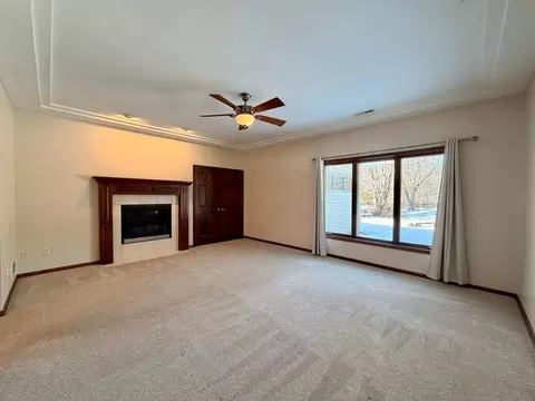 Living - 835 Gramsie Rd, Shoreview, MN 55126 photo 11 of 11