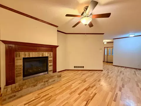Living - 835 Gramsie Rd, Shoreview, MN 55126 photo 9 of 11