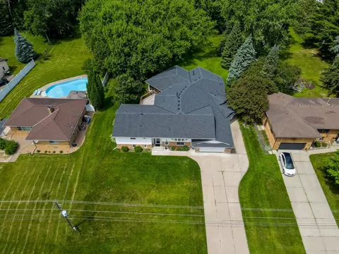 View/Area - 835 Gramsie Rd, Shoreview, MN 55126 photo 6 of 8