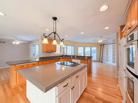Kitchen - 835 Gramsie Rd, Shoreview, MN 55126 photo 2 of 5