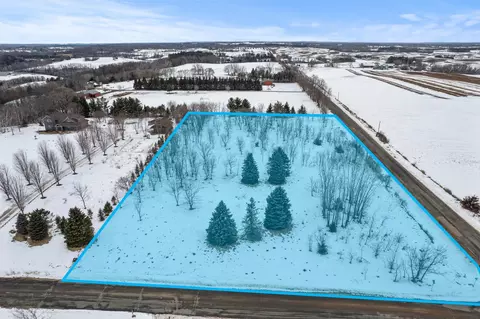 594 132nd Ave, Somerset, WI 54025
