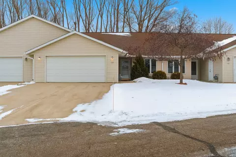 104 Blue Bird Path, Mankato, MN 56001