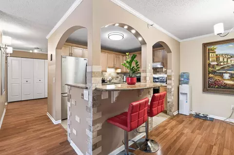 5645 Green Circle Dr #108, Hopkins, MN 55343