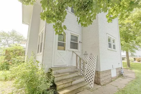 Exterior - 902 White St, Jackson, MN 56143 photo 3 of 15