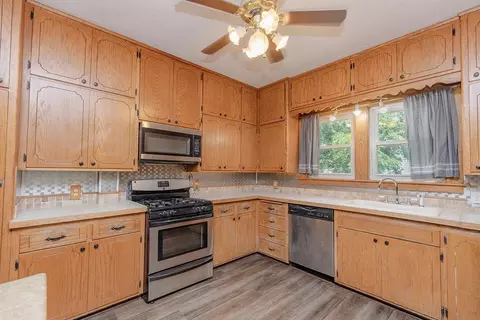 Kitchen - 902 White St, Jackson, MN 56143 photo 1 of 5