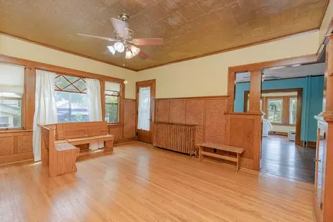 Living - 902 White St, Jackson, MN 56143 photo 1 of 8