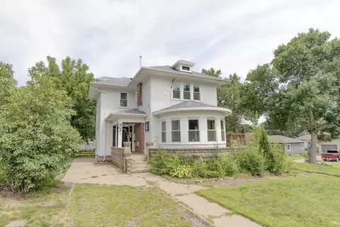 902 White St, Jackson, MN 56143