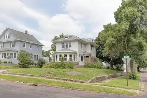 Exterior - 902 White St, Jackson, MN 56143 photo 13 of 15