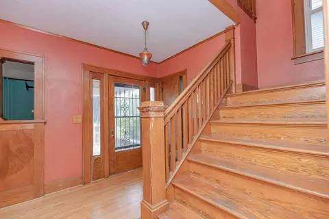 Entry Way - 902 White St, Jackson, MN 56143 photo 6 of 9