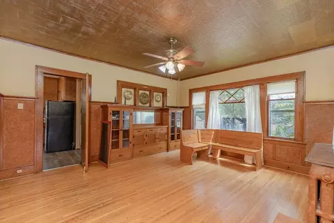 Living - 902 White St, Jackson, MN 56143 photo 2 of 8