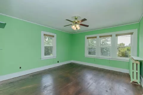 Bedroom - 902 White St, Jackson, MN 56143 photo 3 of 9