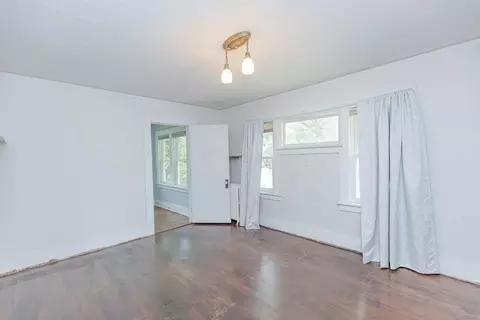 Bedroom - 902 White St, Jackson, MN 56143 photo 6 of 9