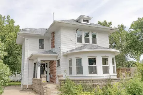 Exterior - 902 White St, Jackson, MN 56143 photo 10 of 15