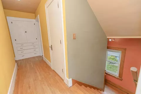 Entry Way - 902 White St, Jackson, MN 56143 photo 9 of 9