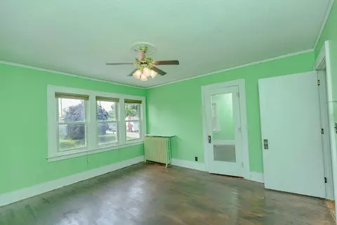 Bedroom - 902 White St, Jackson, MN 56143 photo 4 of 9