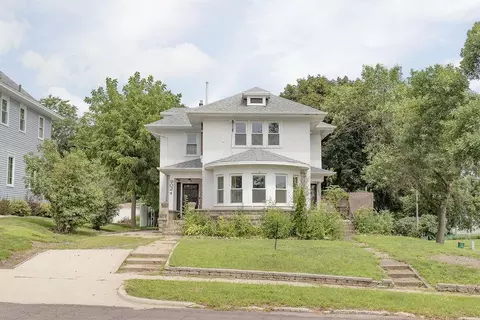 Exterior - 902 White St, Jackson, MN 56143 photo 11 of 15