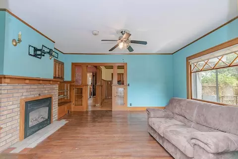 Living - 902 White St, Jackson, MN 56143 photo 8 of 8