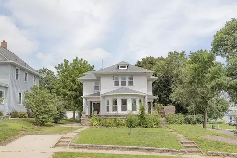 Exterior - 902 White St, Jackson, MN 56143 photo 12 of 15