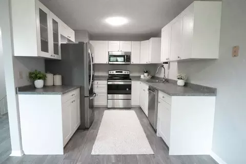 7501 Upper 167th St W, Lakeville, MN 55044