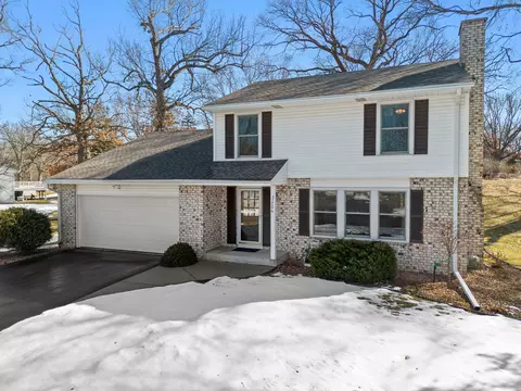 3170 Walnut Grove Ln N, Plymouth, MN 55447