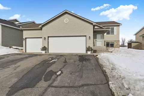 1525 Park View Ln NE, Sauk Rapids, MN 56379