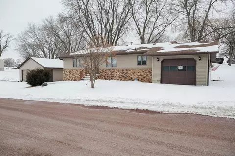 525 N Hood St, Blue Earth, MN 56013