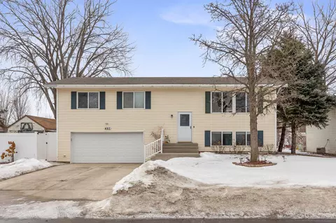 493 California St NW, Hutchinson, MN 55350