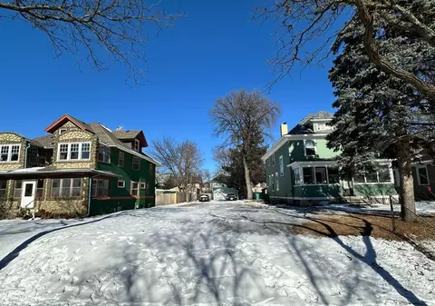 909 Dayton Ave, Saint Paul, MN 55104