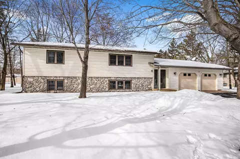 1631 Devon Rd, Saint Cloud, MN 56303