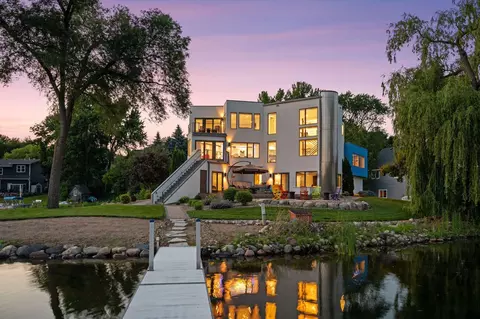 9235 Lake Riley Blvd, Chanhassen, MN 55317