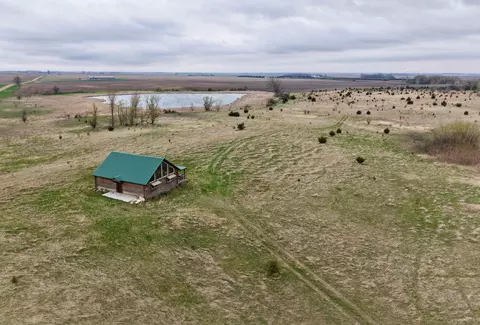 51 County Rd, Bingham Lake, MN 56118