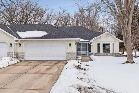 2618 Parkview Dr, White Bear Township, MN 55110