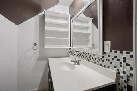 Bath - 811 15th Ave S, Saint Cloud, MN 56301 photo 2 of 3