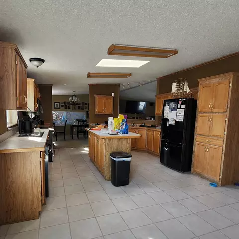 Kitchen - 617 6 Ave, Milnor, ND 58060 photo 2 of 2