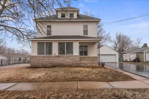 106 2nd St NW, Dodge Center, MN 55927