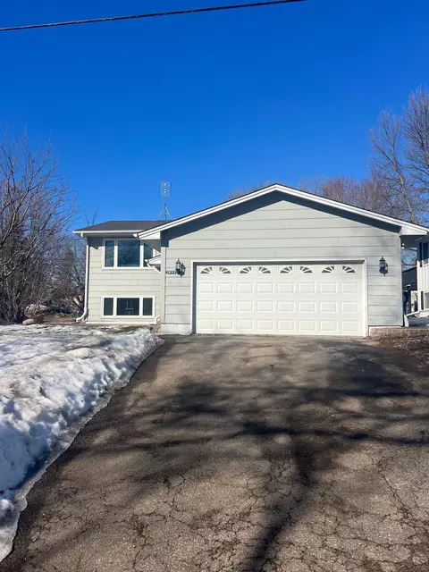 6221 Maple St, Rockford, MN 55373