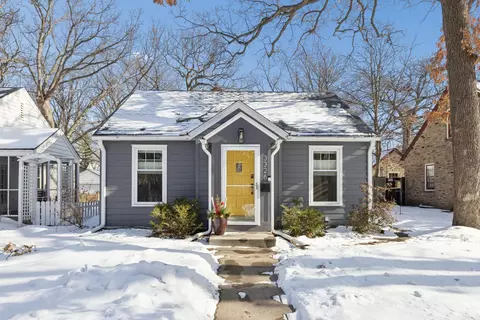 3326 Chowen Ave N, Robbinsdale, MN 55422