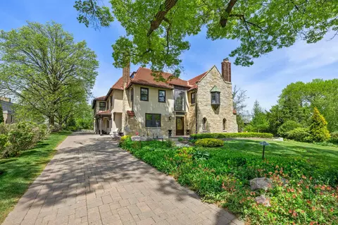 1014 Mount Curve Ave, Minneapolis, MN 55403