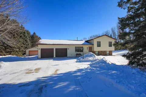 2046 Northwood Ln, Fergus Falls, MN 56537