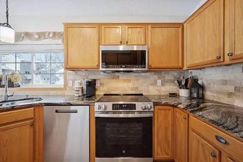 Kitchen - 11419 17th St NE, Saint Michael, MN 55376 photo 4 of 6